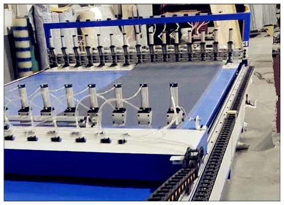 China Automatisch Pin Inserting Aluminum Honeycomb Core 4 Plakken/Min leverancier