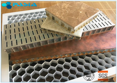 China Duurzaam Vuurvast Honingraat Materieel Aluminium voor het Net van het Verwarmerrooster leverancier