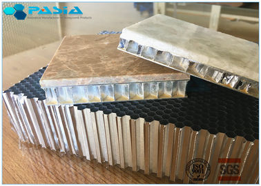 China Het 0,035 Geperforeerde Materiaal van de Aluminiumhoningraat met Uitstekende Prestaties leverancier
