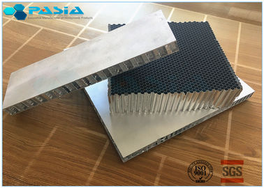 China De Kernplakken van de aluminiumhoningraat voor Gordijngevel, 0.06mm Diktefolie leverancier