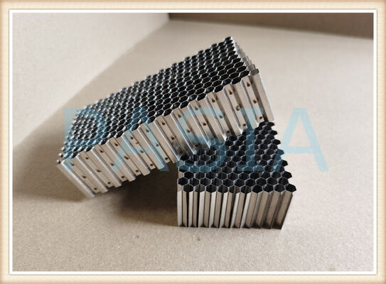 China Lightweight High Strength Stainless Steel Honeycomb Core With Corrosion Resistance And Fireproof Performance For Aerospace Sandwich Panels And Aircraft Flooring leverancier