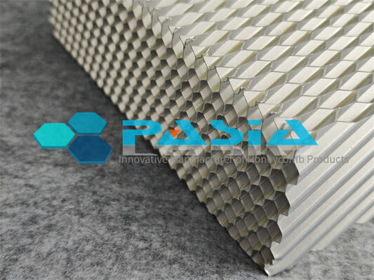 Voorafgebroken Custom Aluminium Honeycomb Impact Attenuator voor de verkeersveiligheid leverancier