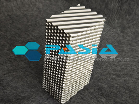 5052 Aluminium Honingraat Crash Attenuator met Lage Piek Kracht voor Truck Gemonteerde Attenuator Veiligheid leverancier
